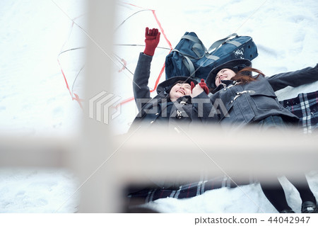 高中女孩在多雪的國家 高中女孩在多雪的國家 44042947