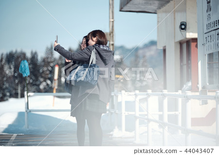 高中女孩在多雪的國家 44043407