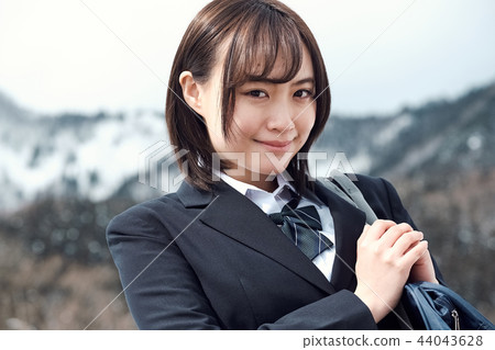 高中女孩在多雪的國家 高中女孩在多雪的國家 44043628