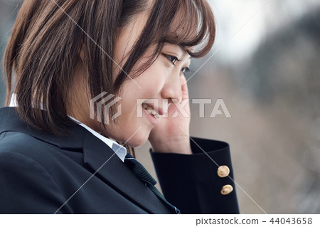 高中女孩在多雪的國家 高中女孩在多雪的國家 44043658