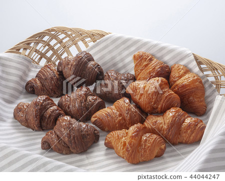 Mini croissant 44044247