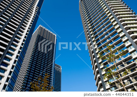 A row of high-rise apartment buildings Redevelopment of Harumi 2012.09 a 44044351