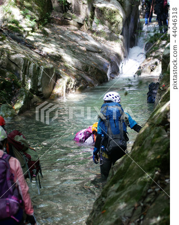 薩瓦攀登 44046318