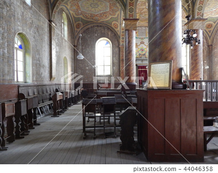 Synagogue, interior and religious objects 44046358