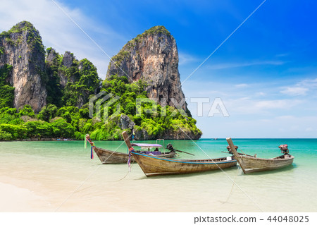 Thai traditional wooden longtail boat Thai traditional wooden longtail boat 44048025