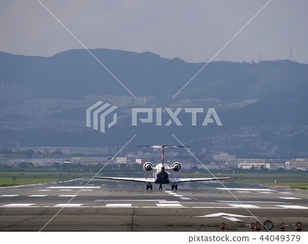 A jet (CRJ-200) immediately after landing in Osaka Itami Airport 44049379
