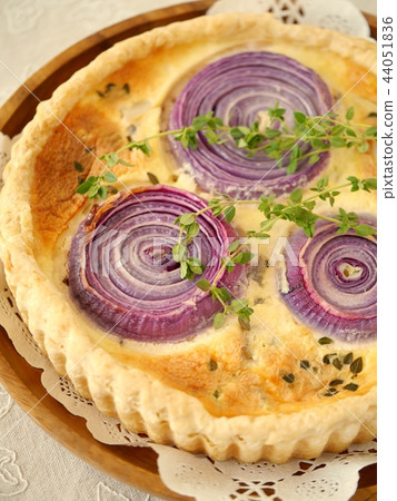 紫洋蔥乳蛋餅木板（高角度） 44051836
