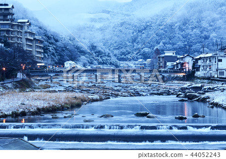 Snow scene of Misasa Onsen 44052243