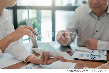 Start up partners are working in casual clothes 44053534