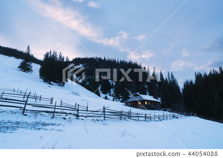 Old wooden house in the mountains 44054088