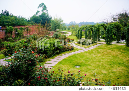 Flower dance person 44055683