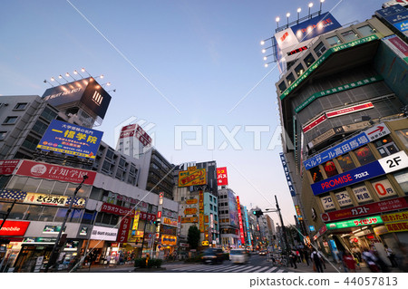 東京都市風景在日本我看在高田馬場站前面的都市風景 東京都市風景在日本我看在高田馬場站前面的都市風景 44057813
