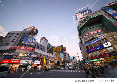 東京都市風景在日本我看在高田馬場站前面的都市風景 44057816