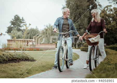 Active mature people looking at each other 44058901