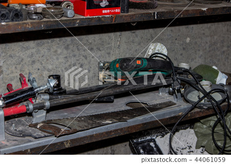 Garage works, tools and spare parts Garage works, tools and spare parts 44061059