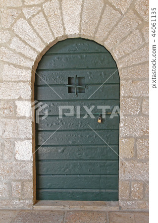 Dungeon Door Dungeon Door 44061135