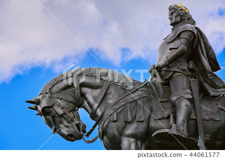 King Matthias Corvin Statue King Matthias Corvin Statue 44061577