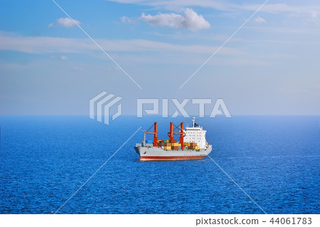 Ship in the Sea 44061783