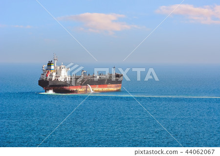 Oil/Chemical Tanker 44062067