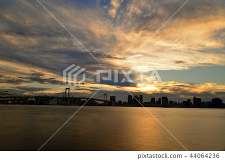彩虹橋和東京灣的日落美景, 彩虹橋和東京灣的日落美景, 44064236