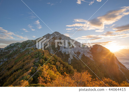 Kaikomagagatake Autumn leaves and oncoming light autumn 44064415