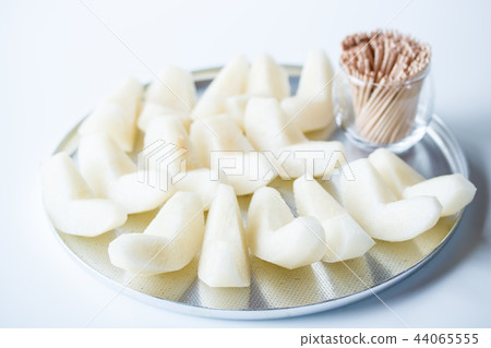 Cut pear Cut pear 44065555