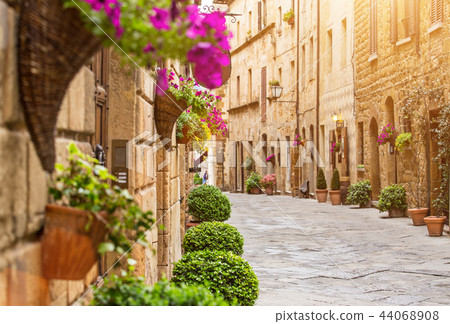Colorful street in Pienza, Tuscany, Italy Colorful street in Pienza, Tuscany, Italy 44068908