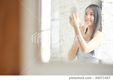 女性美容化妝 女性美容化妝 44071487