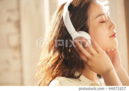 女人放鬆 44071817