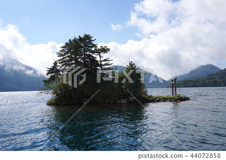Shibetsu湖的Benten島 Shibetsu湖的Benten島 44072858