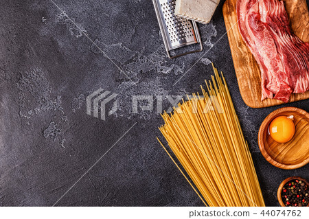 Ingredients for Pasta Carbonara  44074762