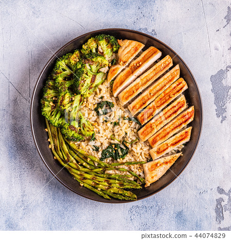 Grilled chicken breast with brown rice Grilled chicken breast with brown rice 44074829