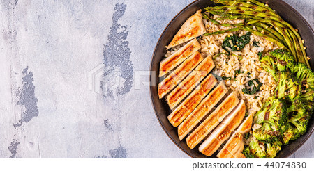 Grilled chicken breast with brown rice Grilled chicken breast with brown rice 44074830