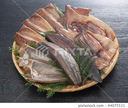 新的紅薯和魷魚味噌和鰹魚腹部皮膚 新的紅薯和魷魚味噌和鰹魚腹部皮膚 44075531