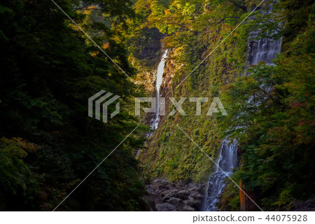 江南峽谷瀑布 44075928
