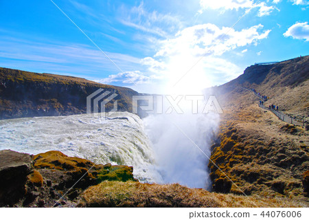 Waterfall and water smoke 44076006