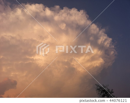 積雨雲 積雨雲 44076121