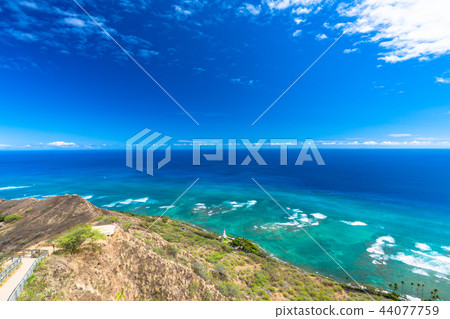 從鑽石頭頂峰看到的“夏威夷”海洋岬角 從鑽石頭頂峰看到的“夏威夷”海洋岬角 44077759