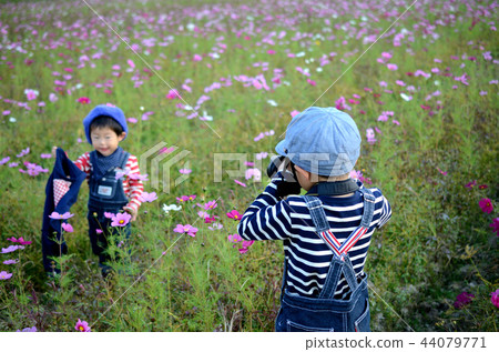 A child A child 44079771