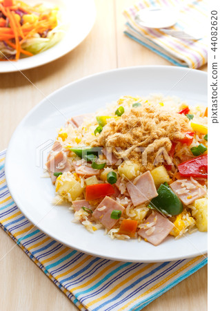 Thai food fried rice with ham, and pineapple. 44082620
