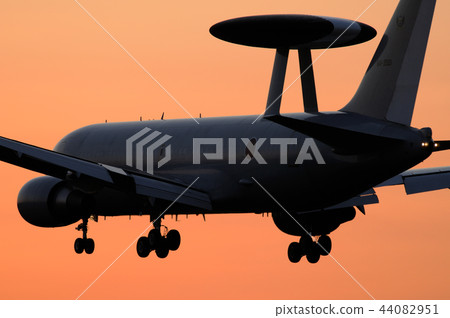 日落和飛機 44082951