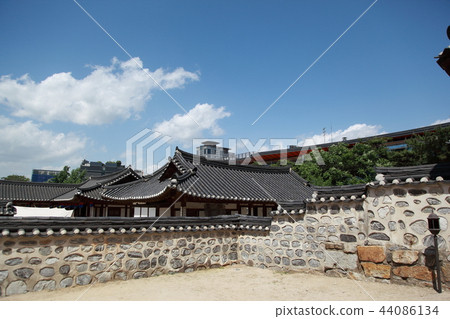 Deoksugung Palace 44086134