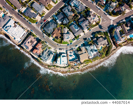 Streets and houses of San Diego Pacific beach 44087014