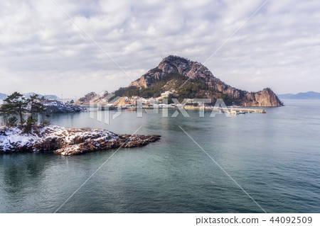 Jangja island in winter Jangja island in winter 44092509