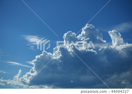 夏日的天空 44094227
