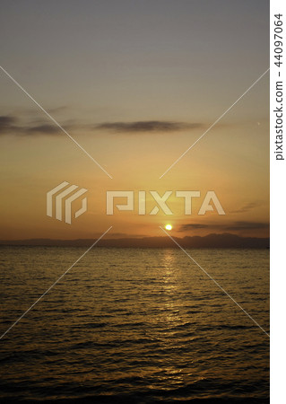 Coastal sunset · Takikigome coast Coastal sunset · Takikigome coast 44097064