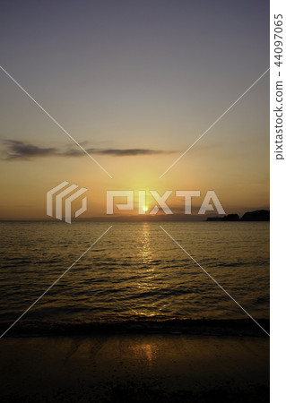 Coastal sunset · Takikigome coast 44097065