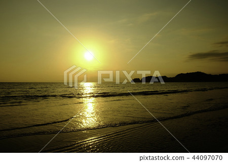 Coastal sunset · Takikigome coast 44097070