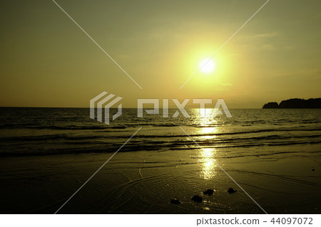 Coastal sunset · Takikigome coast 44097072