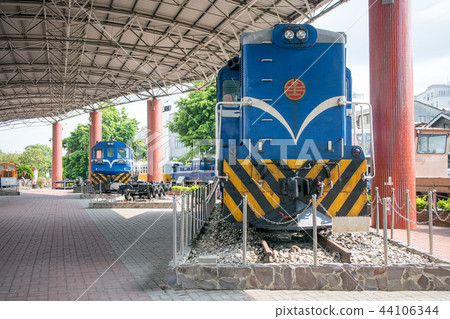 台灣苗栗市苗栗鐵路博物館R6內燃機車 44106344